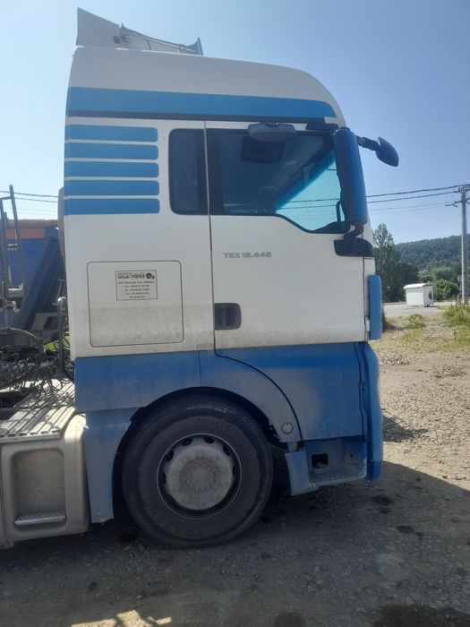 De vânzare două ansambluri, cap tractor MAN  cu semiremorca basculabil