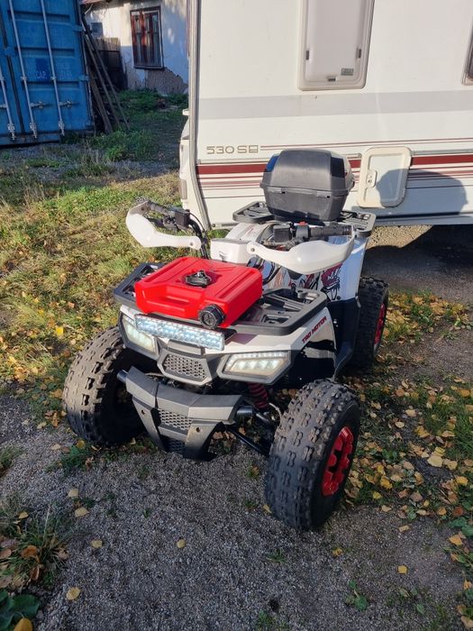 Квадроцикл в отличном состоянии .