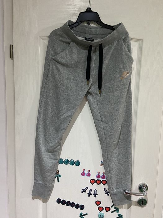 Pantaloni trening, Nike