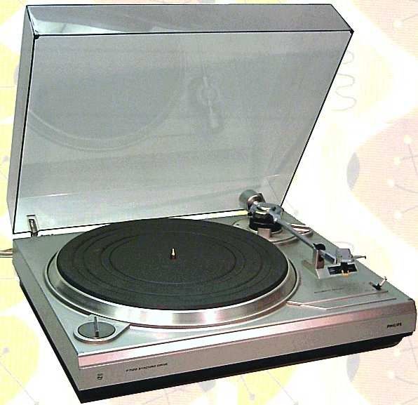 Проигрыватель винила PHILIPS F7122