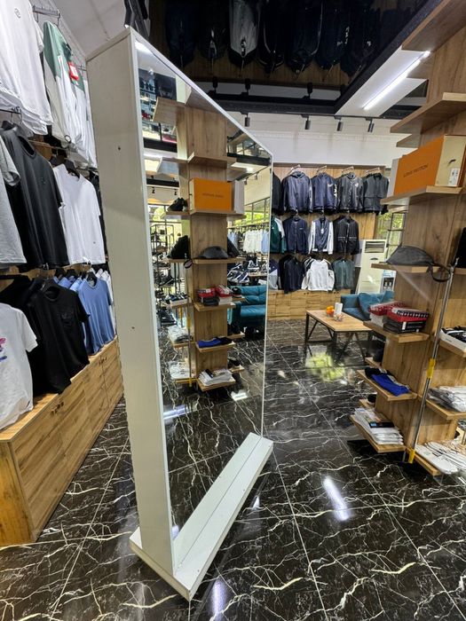 Зеркало для магазина