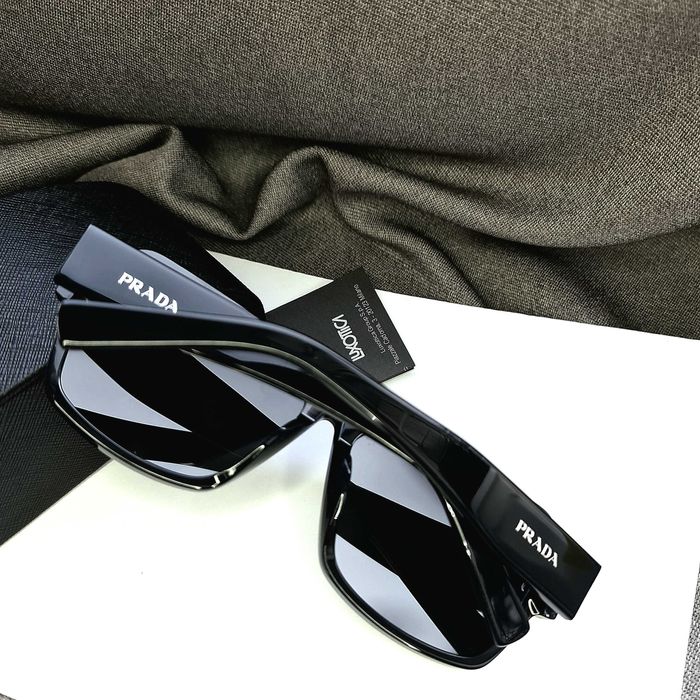 Солнцезащитные очки PR