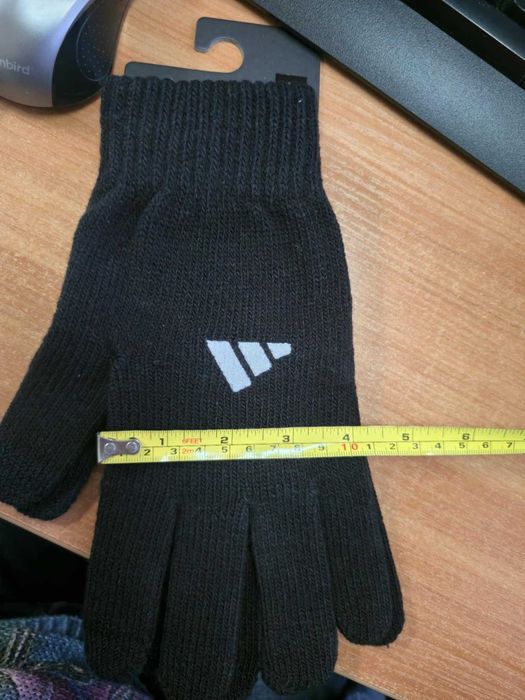 продавам зимни ръкавици адидас