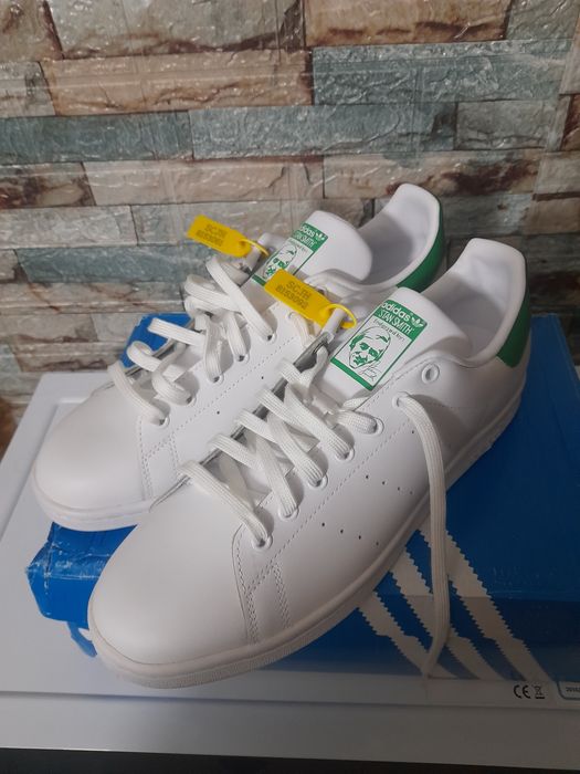 Кроссовки adidas