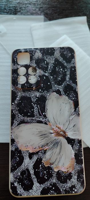 Чехол на телефон