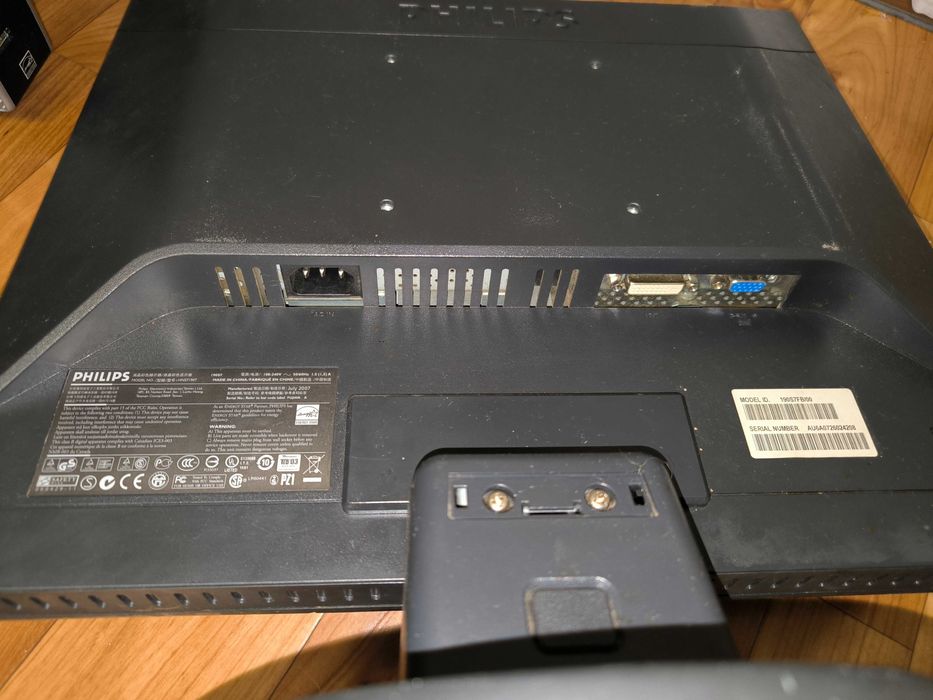 Монитор Philips 19 диагональ