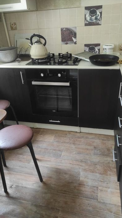 Продается кухонный гарнитур и  гарнитур детский