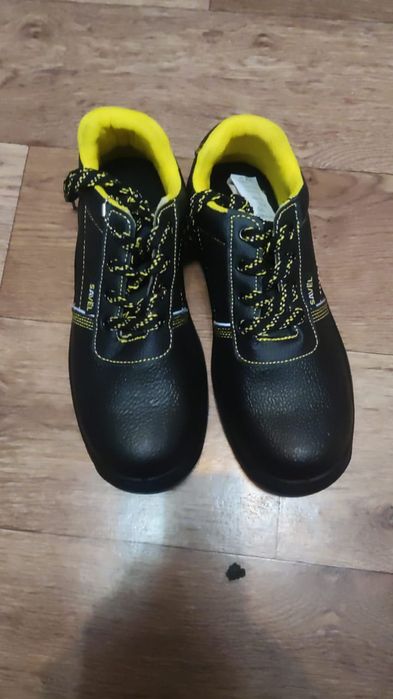 Продам спецобувь