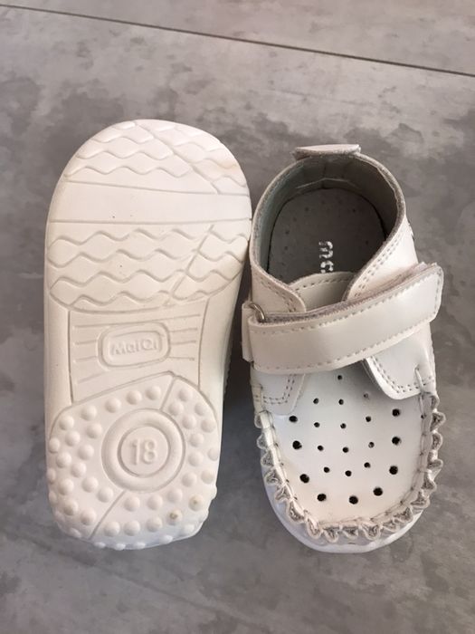 Чисто нови Бебешки обувки номер 18