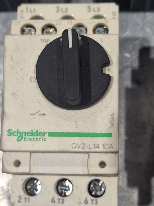 Темична защита Schneider