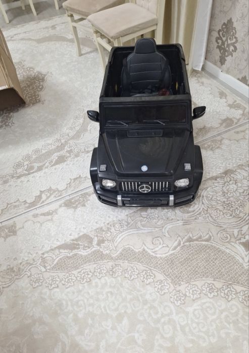 Детская машина автомобиль мерседес