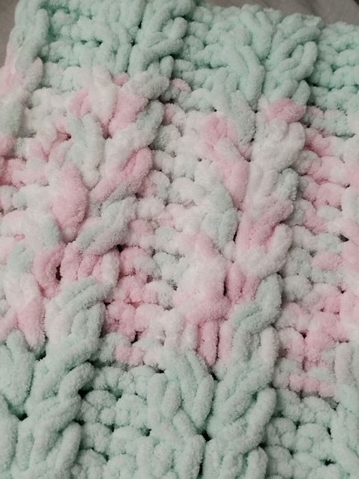 Бебешко одеало от Ализе пуфи. Меко и нежно при допир.