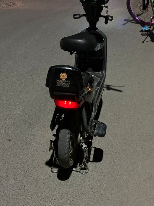 Электро мопед бешанная тяга