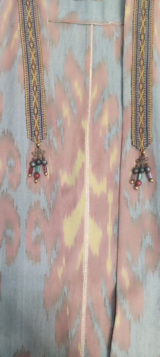 Продается Чапан для девочек