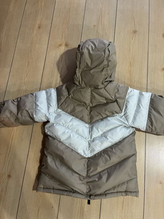 Оригинално,топло якенце NIKE - 137-147 см.