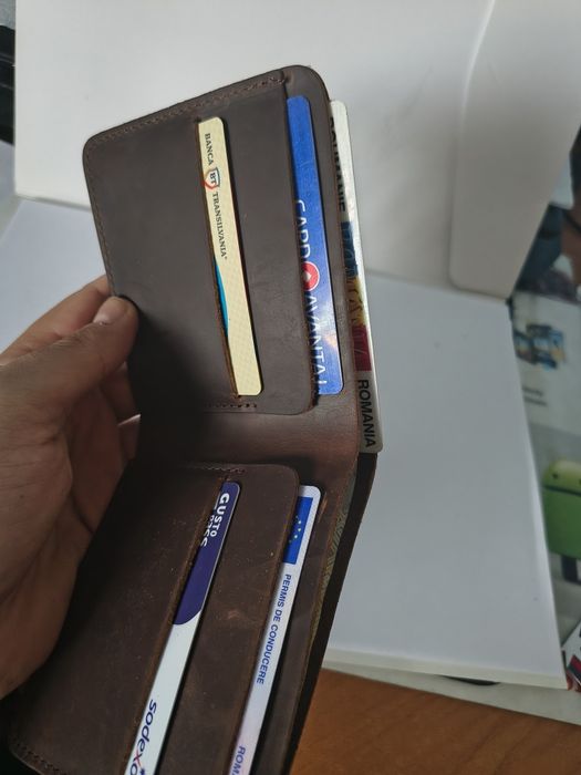 Portofel handmade din piele naturala de bovina maro închis