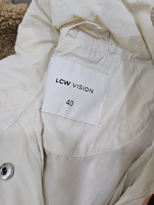 Белая куртка LCW