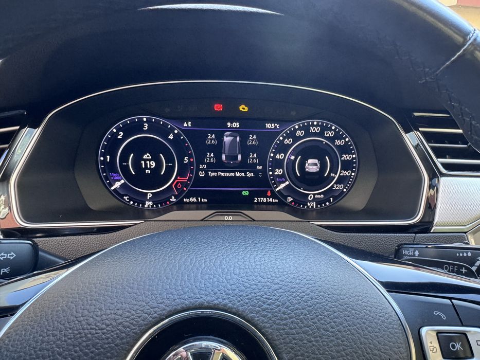 Volkswagen Passat 2.0BiTdi 4Motion - DSG/Matrix/ACC/Panoramic/Virtual cockpit