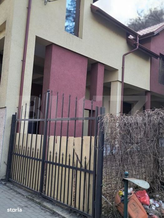 Casa de vanzare, 5 camere, 285 mp - Dej