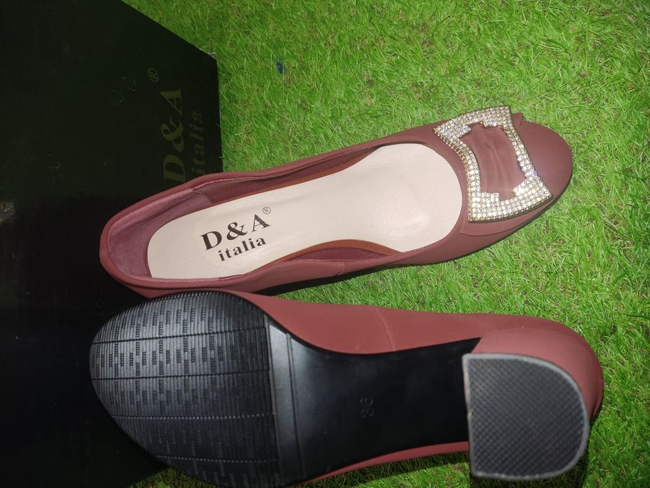 Новые бархатные туфли 36р.