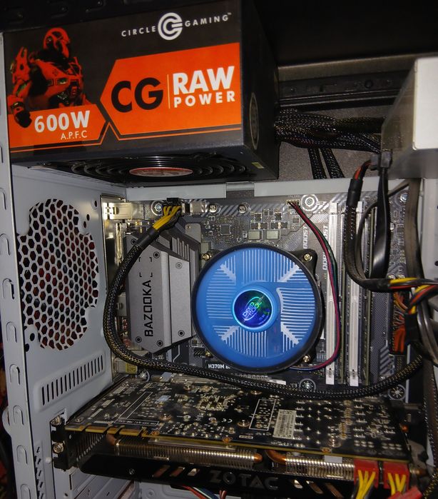 Продаётся компьютер i3 8100 с монитором SAMSUNG очень хорошем состояни