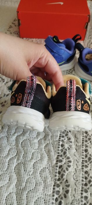 Маратонки Nike revolution 22 номер