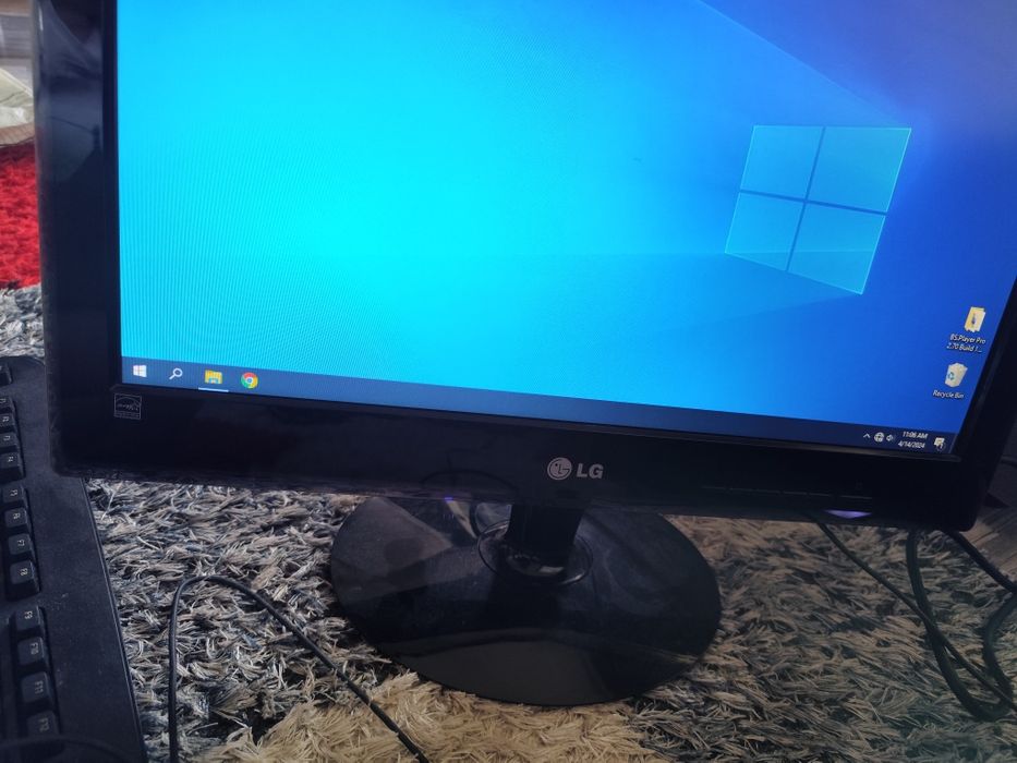 Настолен компютър HP пълен  комплект в много добро състояние пълен комплект