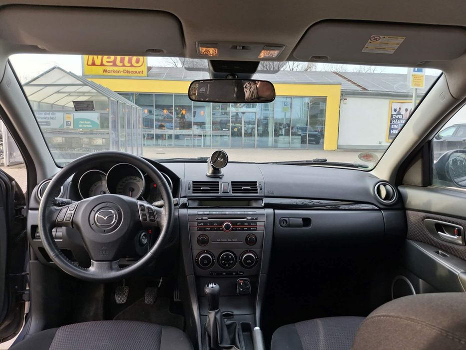Vând Mazda 3