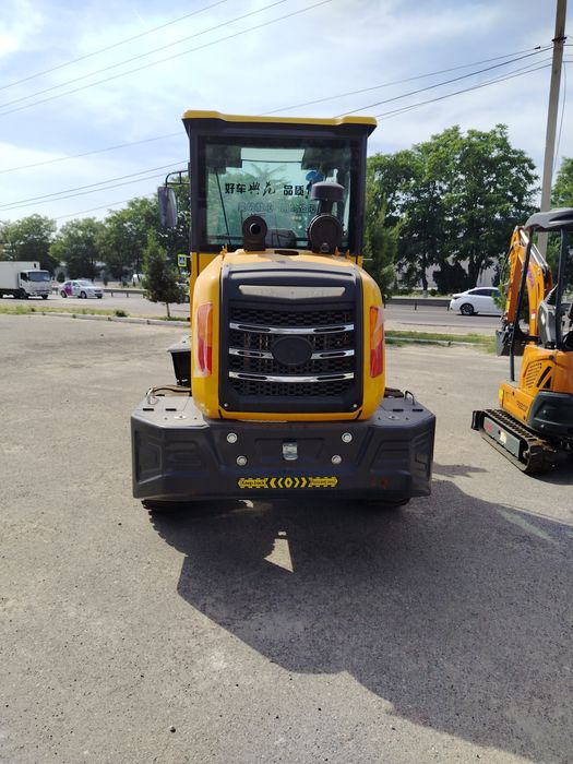Фронтальный погрузчик ZL920 (1.5 тонны)