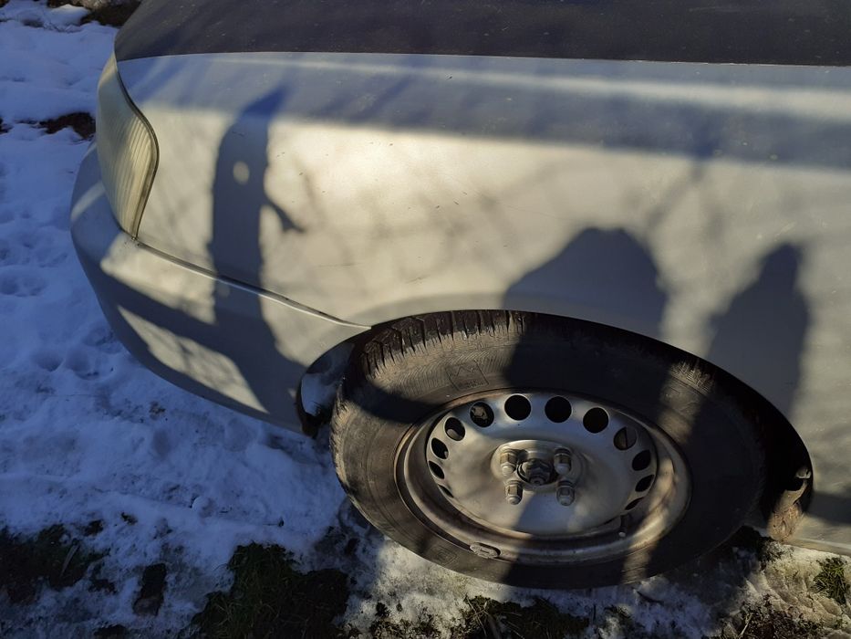 Hyundai accent din 2001, preț fix 600 €uro.