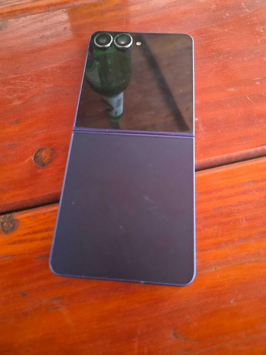 Телефон Samsung z flip 7
