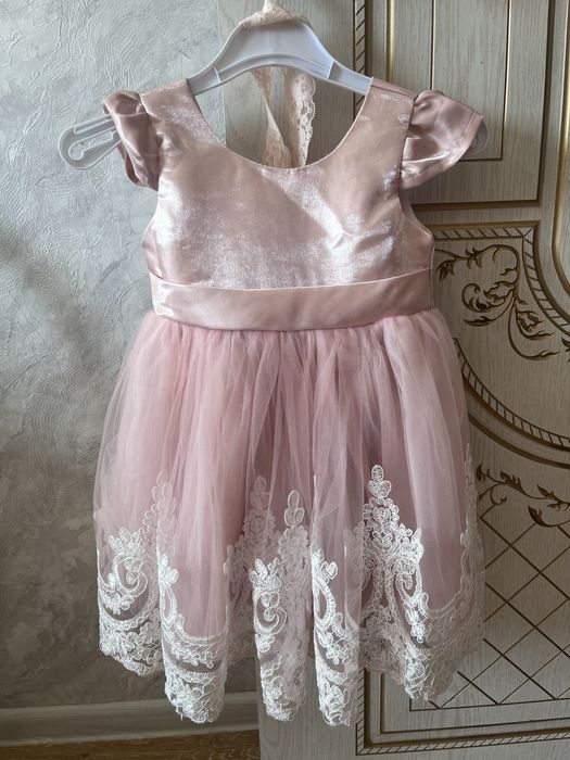 Продам платье для девочки