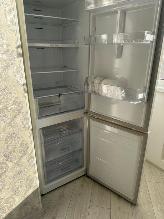 Продам новый холодильник