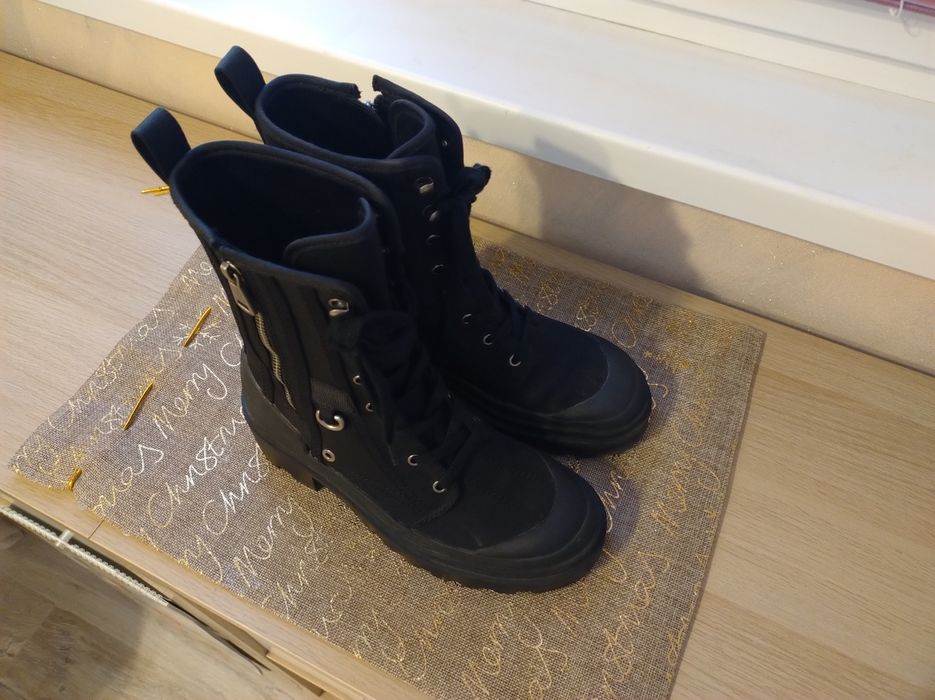 Zara боти тип кубинки