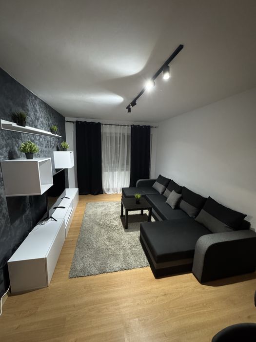 Inchiriez in regim hitelier apartament cu 3 camere zona centrala