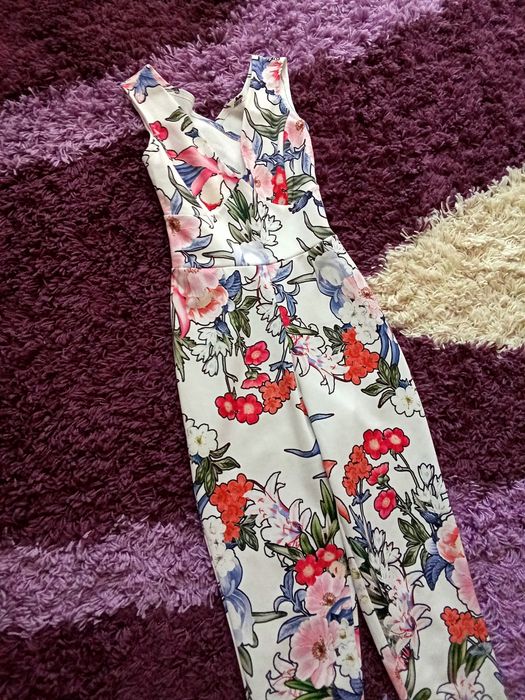 Salopetă damă superbă.