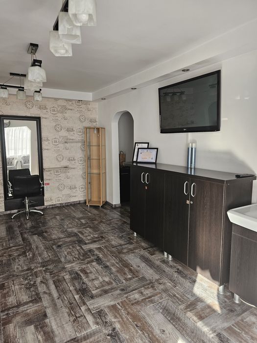 Scaun frizer / coafor de inchiriat