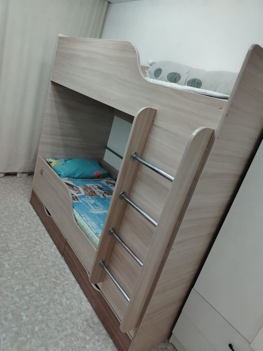 Продам двухъярусную кровать
