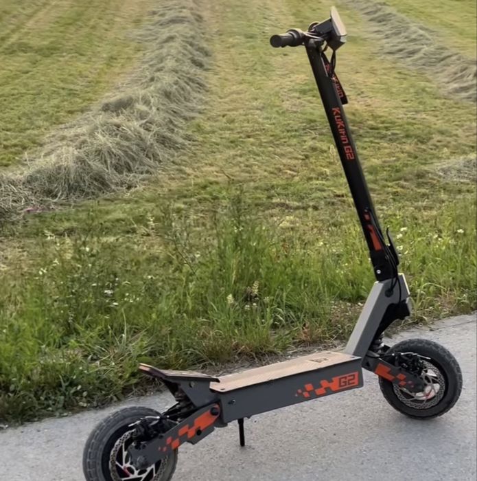 Vand trotineta kukirin g2 impecabila
