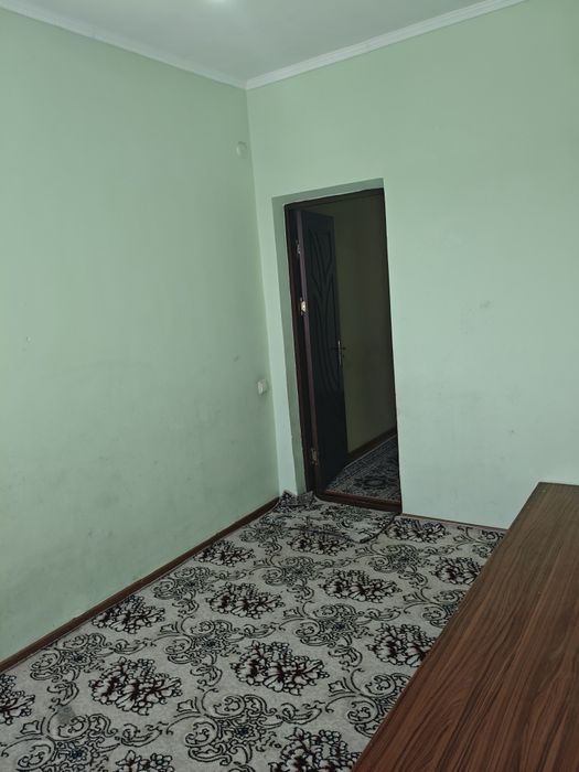 Qarshi shahar uy sotiladi - 1 xona 2 xona qilingan - Bezmakler