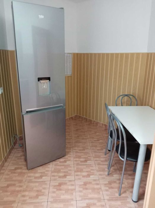 Proprietar | 2 camere decomandat, 65 mp, etaj 2, Tractorul – 400€.