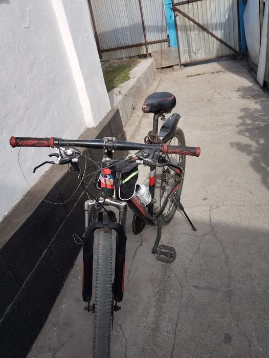 Велосипед , рама алюминий