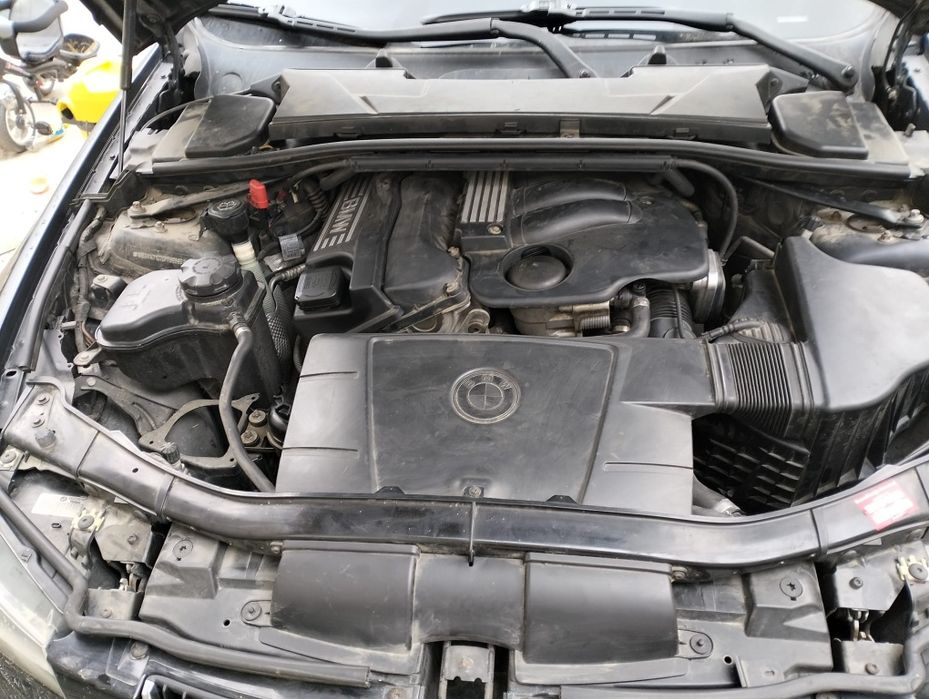 Bmw e90 2.0 benzina euro 4 schimb cu Dacia logan 14 sau 16