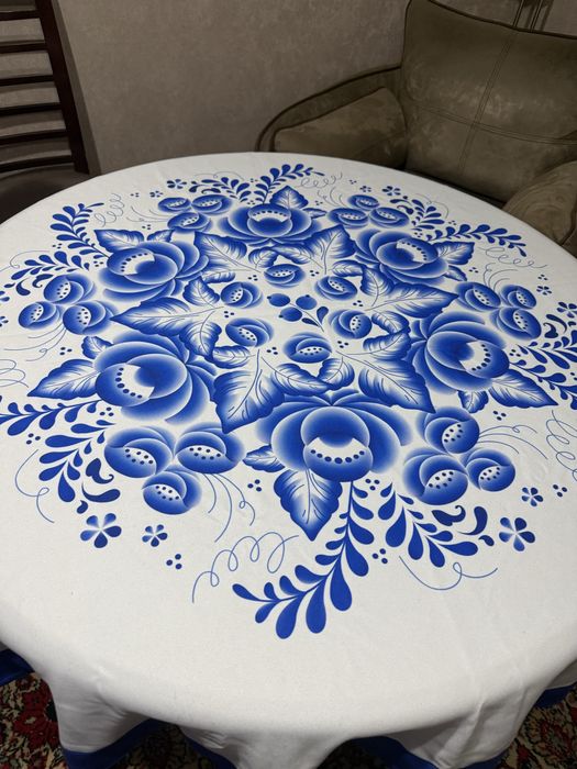 Продается скатерть на круглый стол