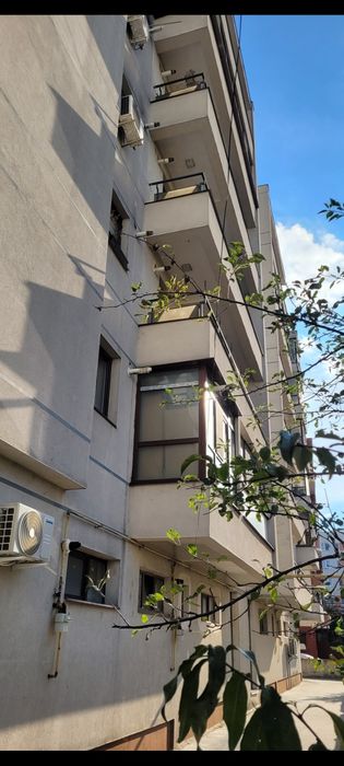 Vând garsoniera Gavana 3,etaj 2/6,lift,decomandata,42 mp ,bloc  nou,loc  parcare.