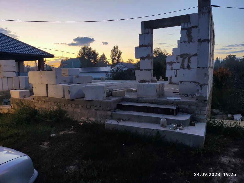 Дом на дачном участе (недостроен)