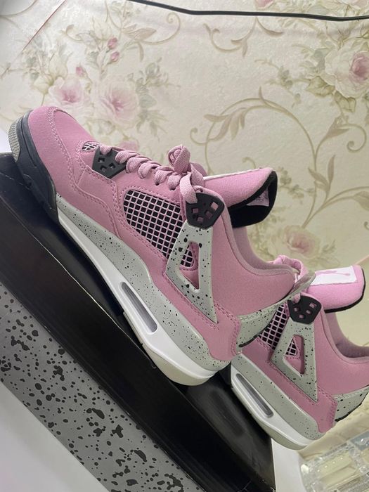 Pantofi sport de culoare roz, model Air Jordan 4 Retro Orchid mărimea 37,5