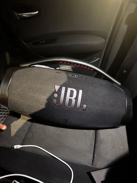 Тонколона Jbl bombox 3