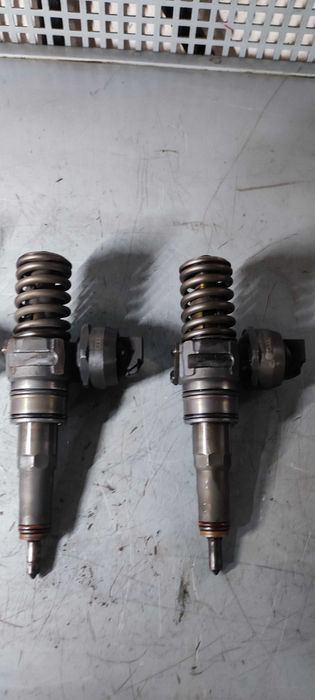 Injector injectoare volkswagen vw passat 1.9 BLS cod 038130073K BS
