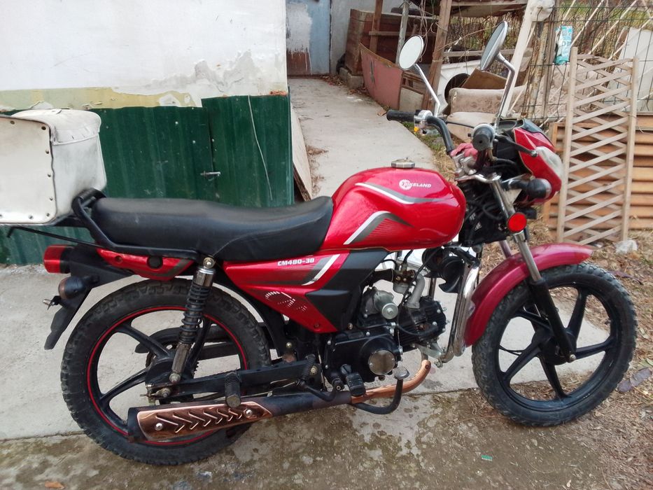 Продаётся альфа мотацикл. 17 тыщ км , 125 кубов , тип спорт -турист